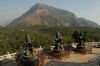 Bodhisat-tvas v pozad Lantau Peak